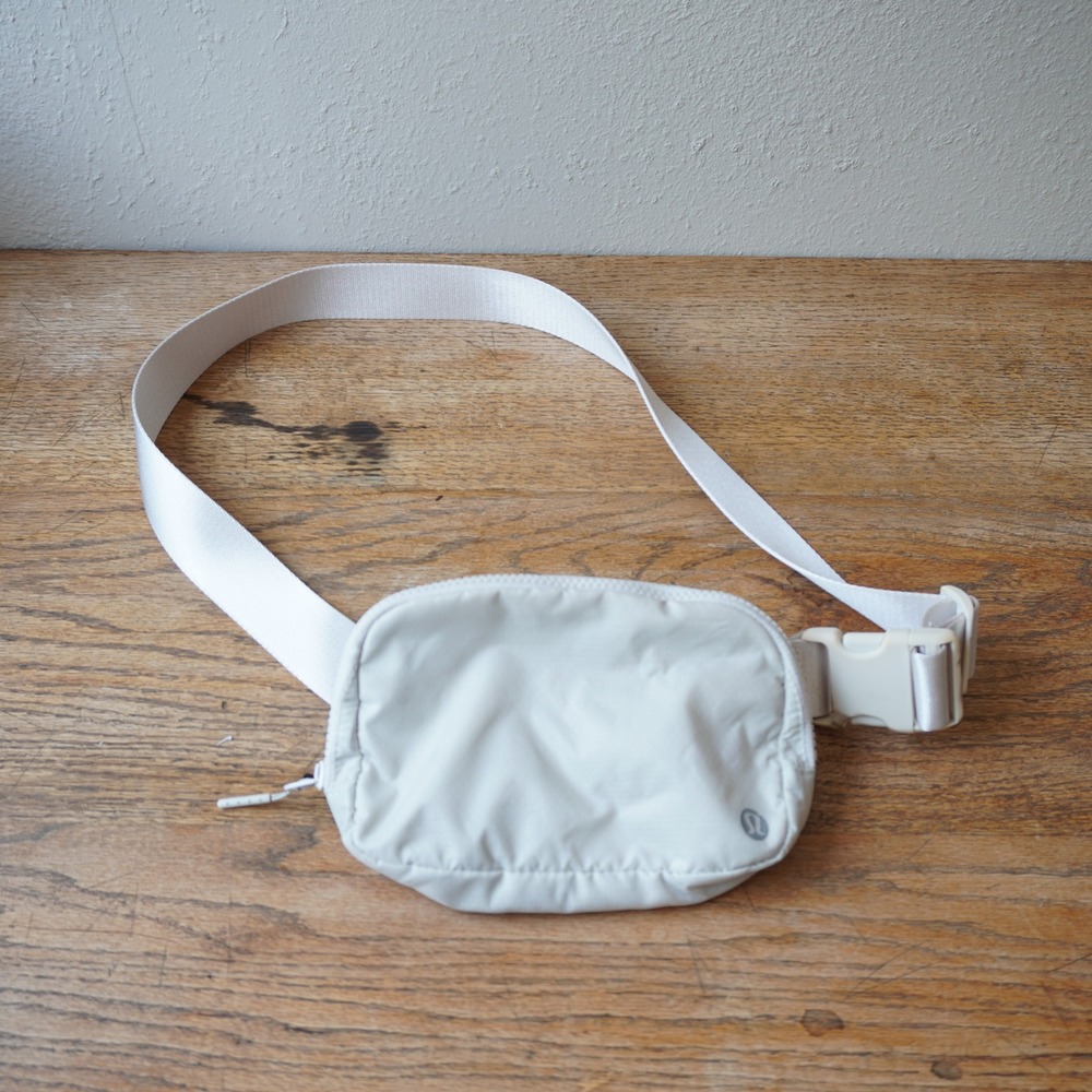 Lululemon Everywhere Belt Bag 1L Light Gray White LW9DRQS Waist Pack Adjustable
